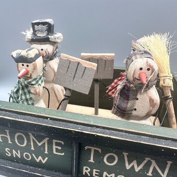 Frosty Snow Removal wooden Handpainted truck with snow people - Picture 2 of 11